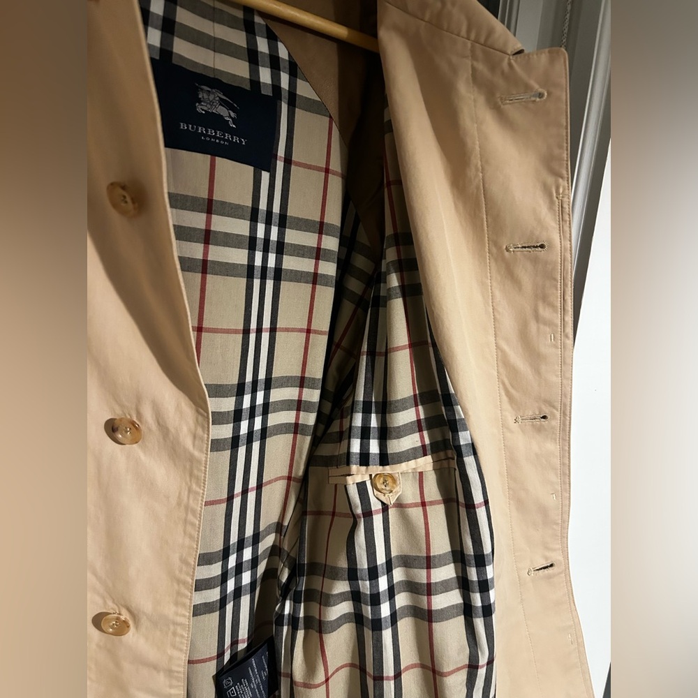 Burberry Men’s 42R Beige Mid-Length Trench Rain Coat
